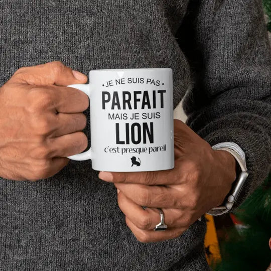 Mug céramique - Je ne suis pas parfait mais je suis lion c’est presque pareil - Blanc - Mugs