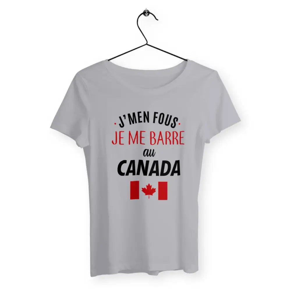 T-shirt femme avec l'inscription "Je me barre au Canada", un modèle audacieux et aventureux pour celles qui rêvent d'évasion et d'aventure. Confortable et stylé, idéal pour afficher votre désir de partir à la découverte du Canada avec une touche d'humour.
