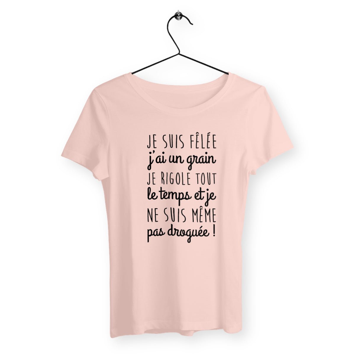T-shirt femme avec l'inscription "Je suis fêlée", un modèle audacieux et humoristique pour celles qui n'ont pas peur d'affirmer leur personnalité. Confortable et décalé, parfait pour afficher une touche de folie avec style.