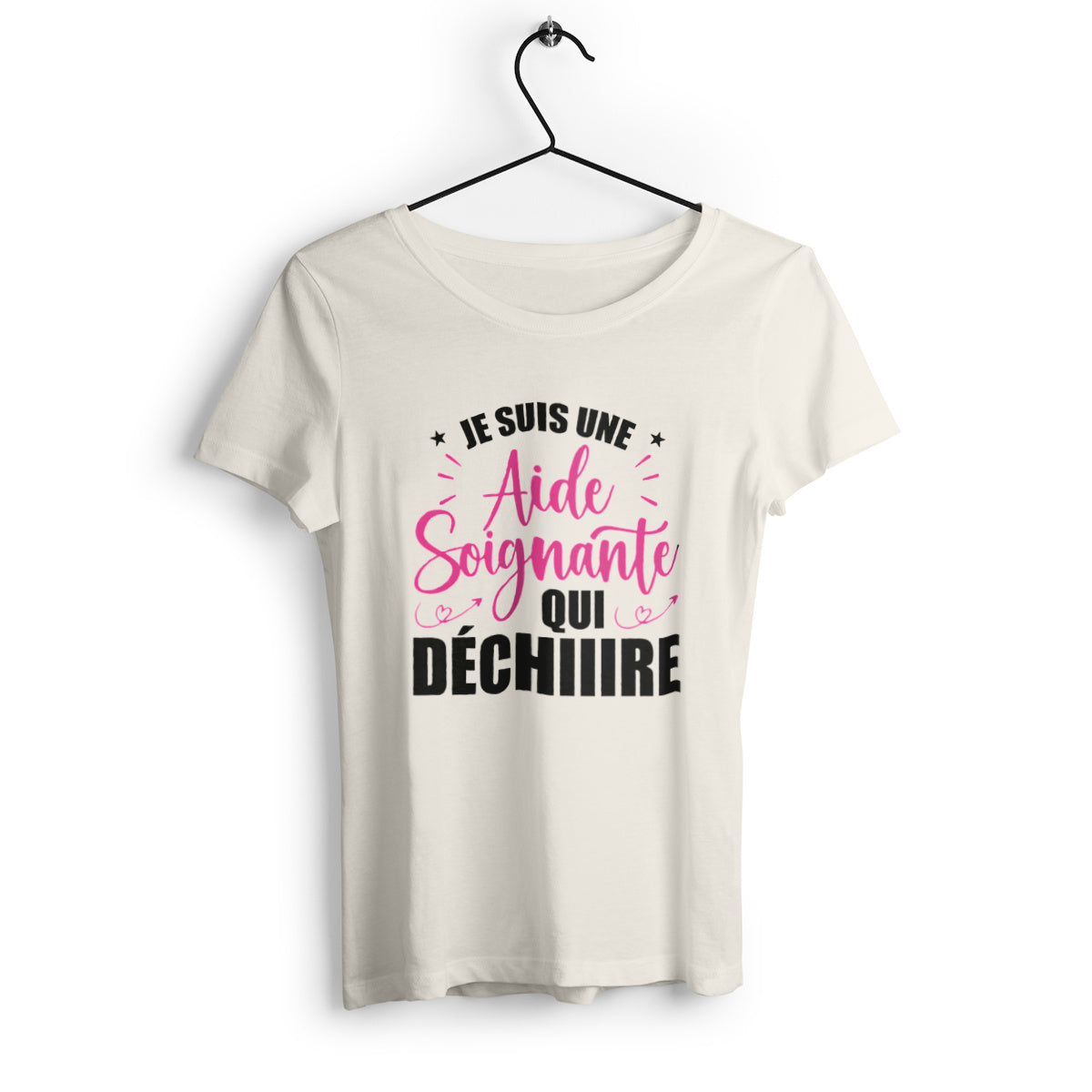 T-shirt femme "Je suis une aide soignante qui déchire", design inspirant et moderne pour rendre hommage aux soignants, en coton doux et confortable.