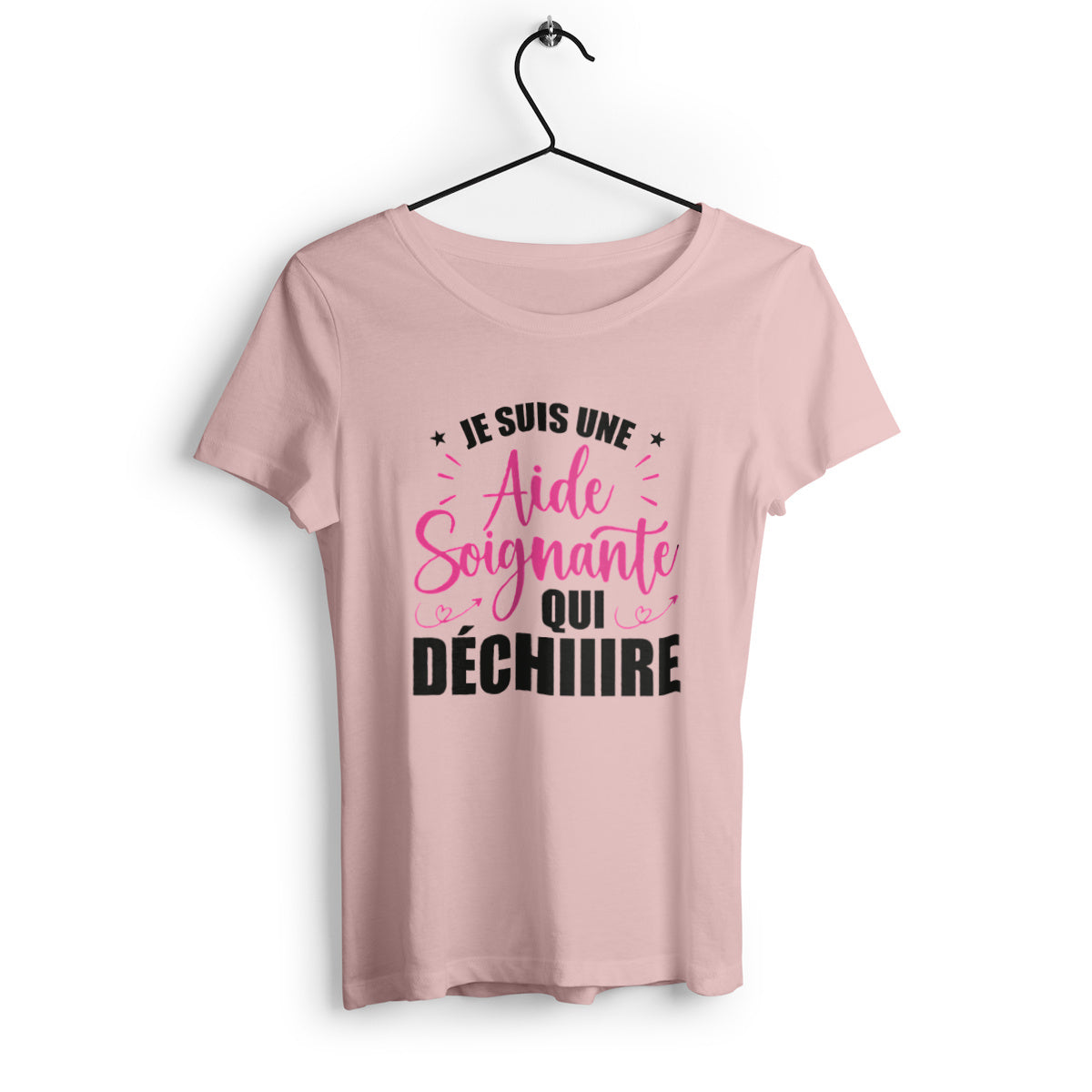 T-shirt femme "Je suis une aide soignante qui déchire", design inspirant et moderne pour rendre hommage aux soignants, en coton doux et confortable.