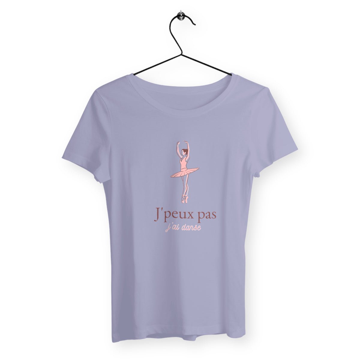 T-shirt femme avec l'inscription "J'peux pas, j'ai danse", un modèle dynamique et stylé pour les passionnées de danse. Confortable et élégant, parfait pour afficher votre amour pour la danse avec une touche d'humour.