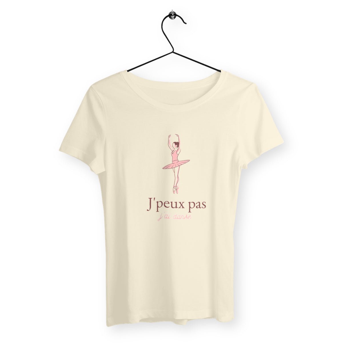 T-shirt femme avec l'inscription "J'peux pas, j'ai danse", un modèle dynamique et stylé pour les passionnées de danse. Confortable et élégant, parfait pour afficher votre amour pour la danse avec une touche d'humour.