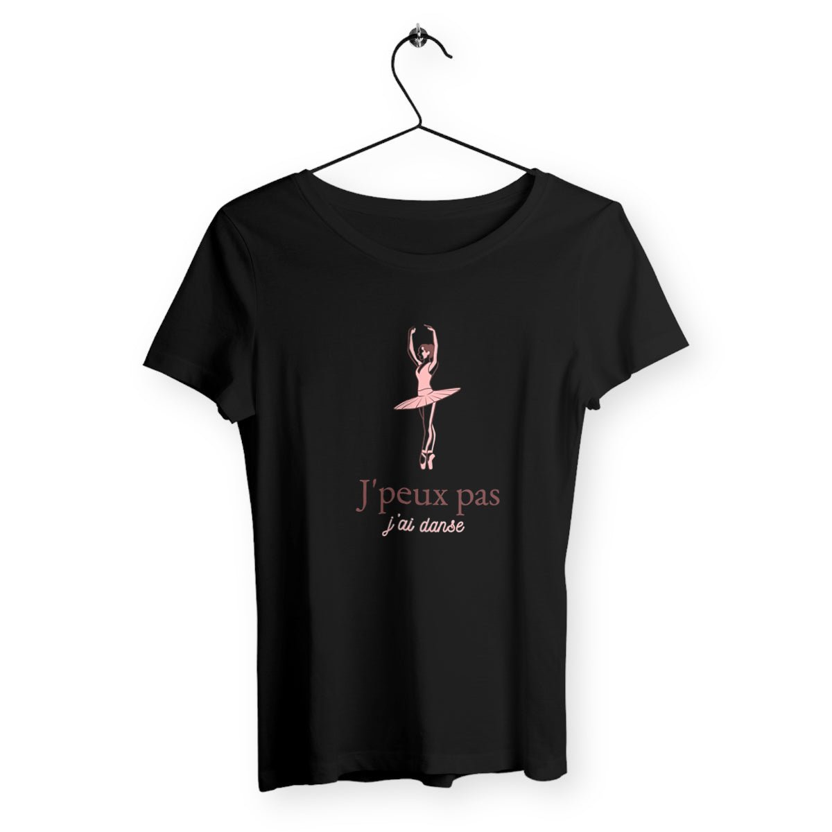 T-shirt femme avec l'inscription "J'peux pas, j'ai danse", un modèle dynamique et stylé pour les passionnées de danse. Confortable et élégant, parfait pour afficher votre amour pour la danse avec une touche d'humour.