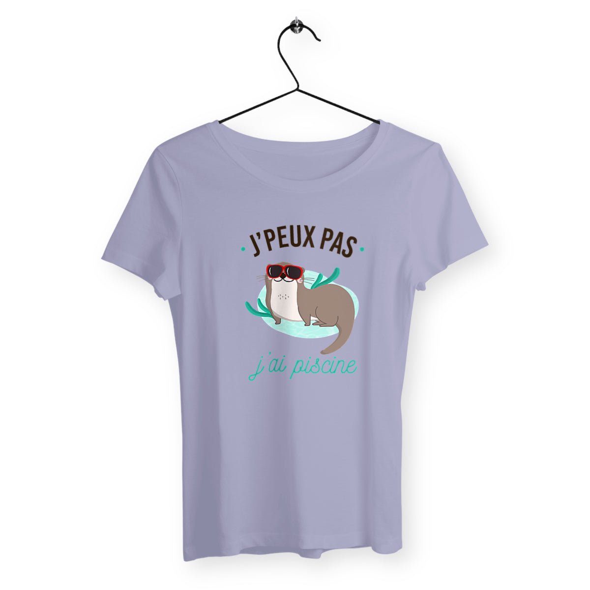 T-shirt femme avec l'inscription "J'peux pas j'ai piscine" – Un design fun et léger, parfait pour celles qui aiment afficher leur côté décontracté et leur amour pour l'été et la piscine. Un look idéal pour l'été !