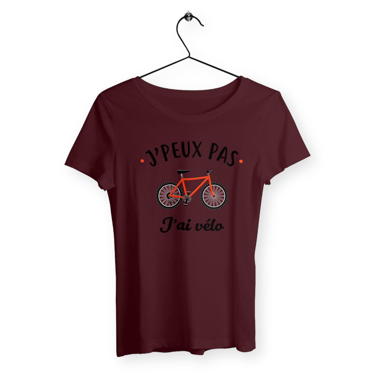 T-shirt femme avec l'inscription "J'peux pas, j'ai vélo", un modèle dynamique et décontracté pour les passionnées de cyclisme. Confortable et stylé, idéal pour afficher votre amour du vélo avec humour et simplicité.