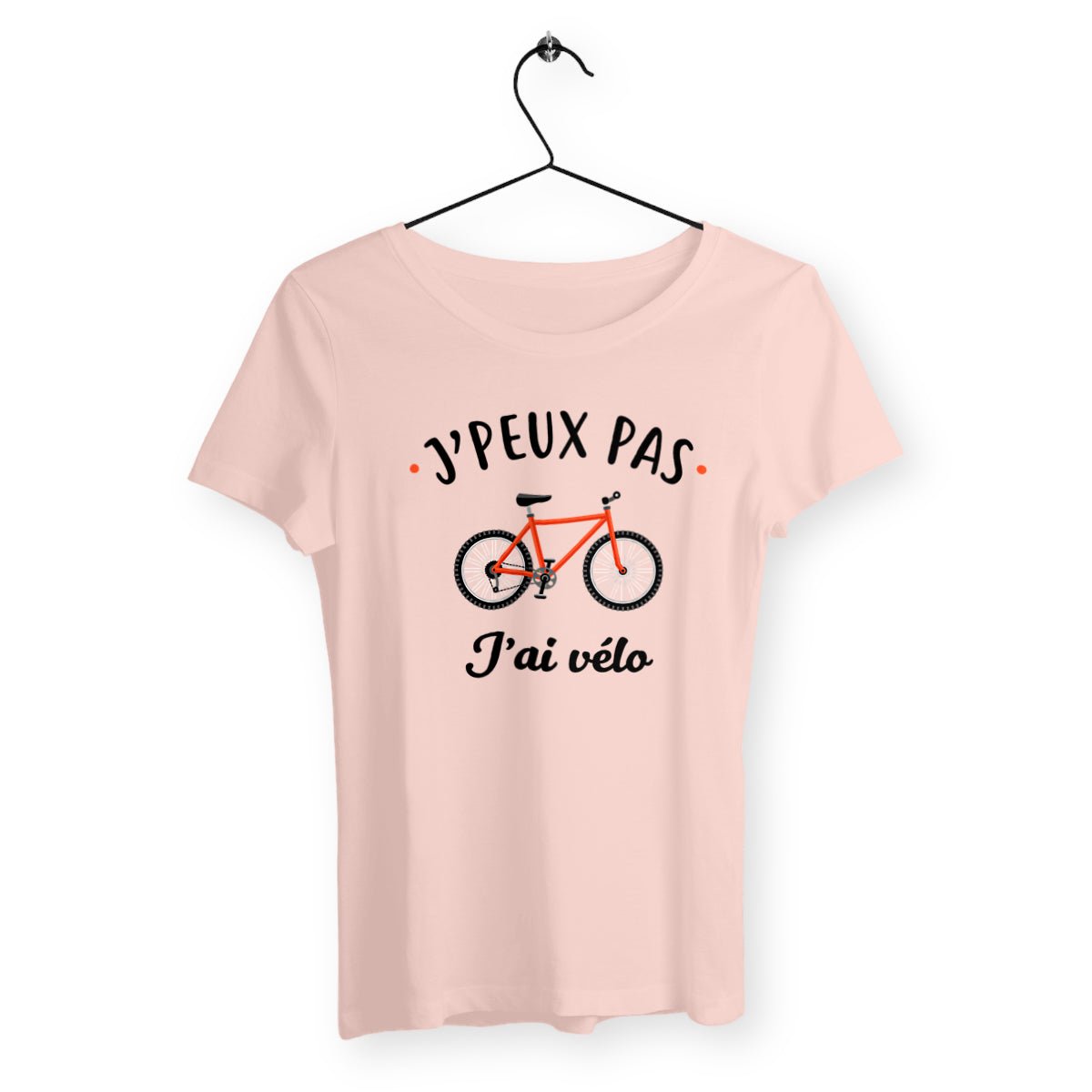 T-shirt femme avec l'inscription "J'peux pas, j'ai vélo", un modèle dynamique et décontracté pour les passionnées de cyclisme. Confortable et stylé, idéal pour afficher votre amour du vélo avec humour et simplicité.