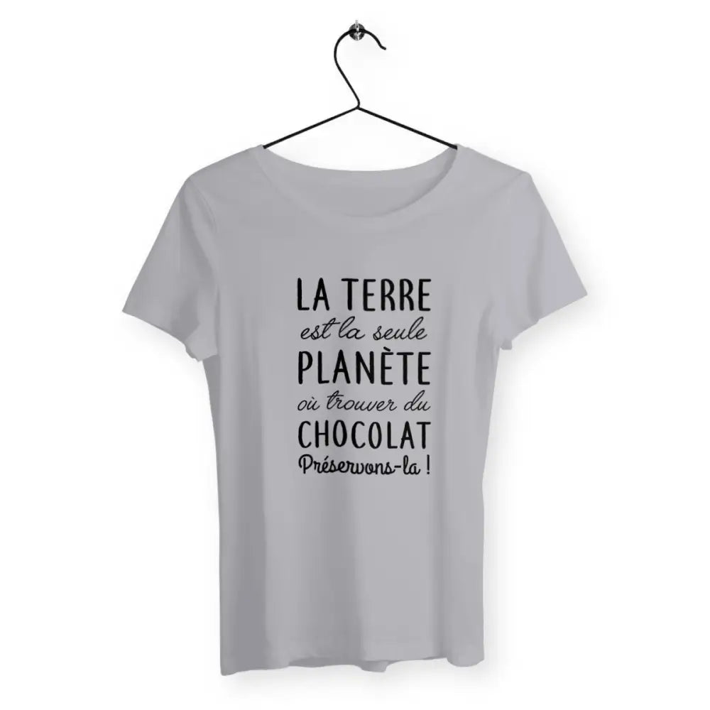 T-shirt femme avec l'inscription 'Préservons-la', un design engagé et éco-responsable, parfait pour afficher votre soutien à la protection de l'environnement.