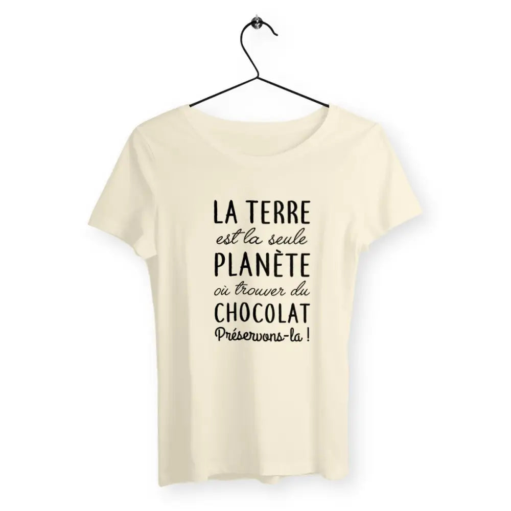 T-shirt femme avec l'inscription 'Préservons-la', un design engagé et éco-responsable, parfait pour afficher votre soutien à la protection de l'environnement.