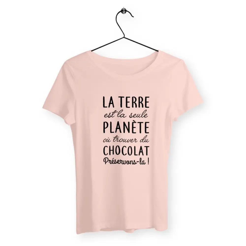 T-shirt femme avec l'inscription 'Préservons-la', un design engagé et éco-responsable, parfait pour afficher votre soutien à la protection de l'environnement.