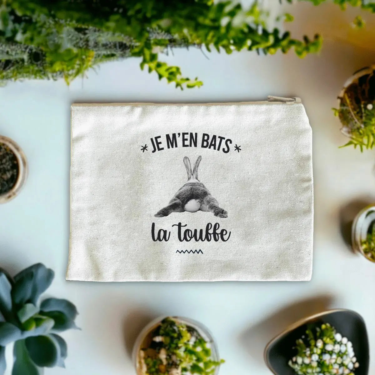 Jolie pochette Je m'en bats la touffe