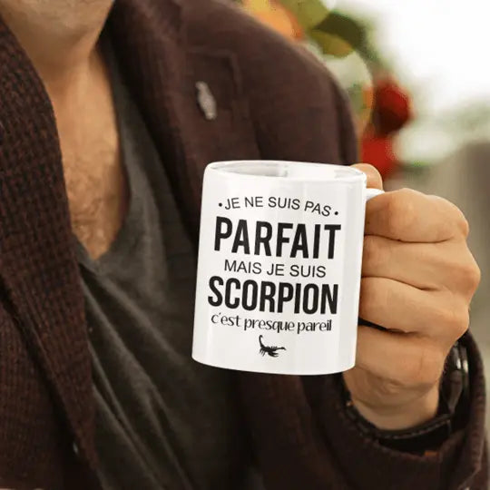 Mug céramique - Je ne suis pas parfait mais je suis scorpion, c'est presque pareil