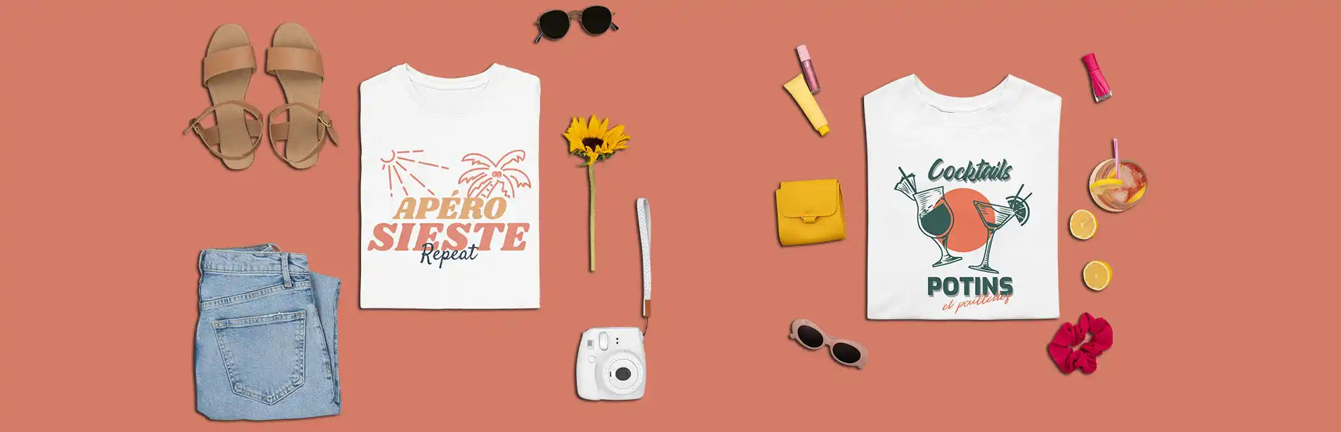 Deux t-shirts graphiques blancs.