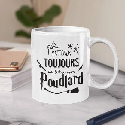 Mug céramique - J’attends toujours ma lettre pour Poudlard - Blanc - Mugs