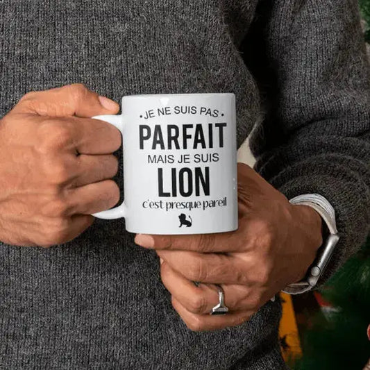 Mug céramique - Je ne suis pas parfait mais je suis lion c’est presque pareil - Blanc - Mugs