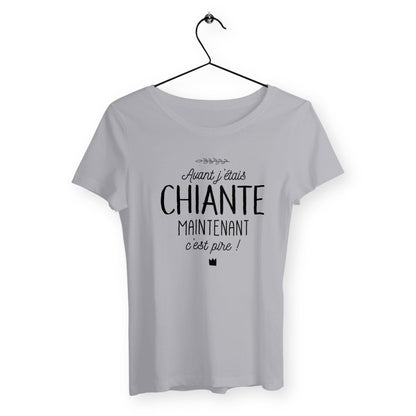 T-shirt femme avec l'inscription "Avant j'étais chiante, maintenant c'est pire", un modèle humoristique et audacieux pour celles qui assument leur caractère bien trempé. Confortable et original, parfait pour ajouter une touche de fun et d’autodérision à votre style.