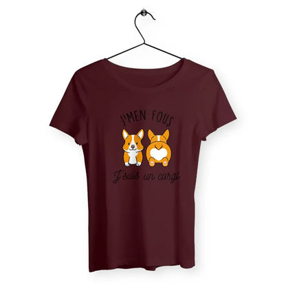 T-shirt femme avec l'inscription "J'men fous j'suis un corgi" – Un design drôle et décalé pour afficher votre côté décontracté et votre amour pour les Corgis. Parfait pour les fans de cette race adorable et pleine de personnalité !