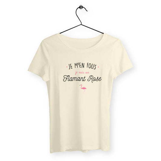 T-shirt femme avec l'inscription "J'men fous j'suis un flamant rose" – Un design amusant et décalé pour celles qui aiment afficher leur personnalité unique et pleine d'humour. Parfait pour un look fun et original !