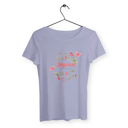T-shirt femme avec l'inscription "Joyeuse retraite", un modèle fun et décontracté pour celles qui célèbrent ce nouveau chapitre de la vie. Confortable et stylé, idéal pour afficher avec humour et légèreté l'entrée en retraite.