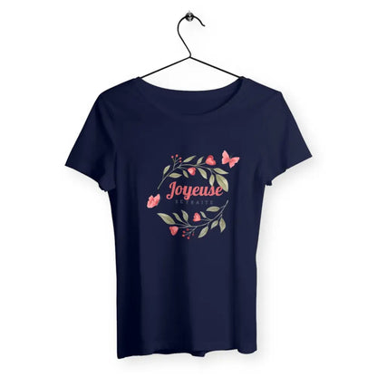 T-shirt femme avec l'inscription "Joyeuse retraite", un modèle fun et décontracté pour celles qui célèbrent ce nouveau chapitre de la vie. Confortable et stylé, idéal pour afficher avec humour et légèreté l'entrée en retraite.