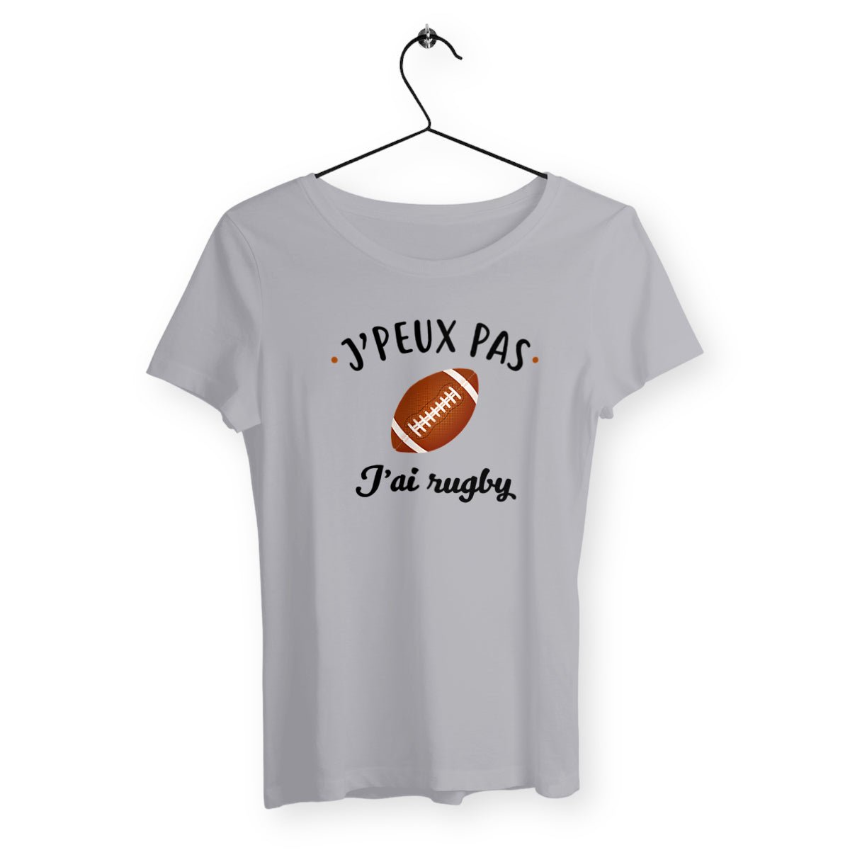 T-shirt femme avec l'inscription "J'peux pas j'ai rugby", un modèle dynamique et sportif pour les passionnées de rugby. Confortable et stylé, parfait pour afficher votre amour du sport avec une touche d'humour.