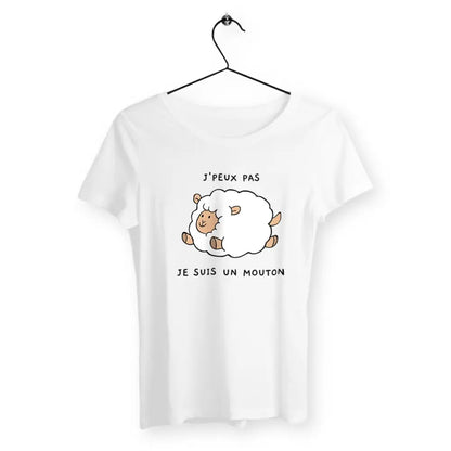 T-shirt femme avec l'inscription "J'peux pas, je suis un mouton", un modèle amusant et original pour celles qui aiment l'humour décalé. Confortable et stylé, parfait pour afficher un côté espiègle et léger.
