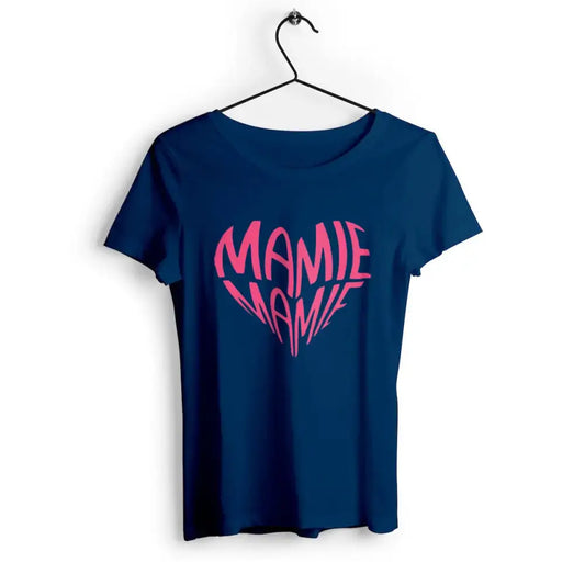 T-shirt femme avec l'inscription 'Mamie Cœur', un design tendre et affectueux, parfait pour les grands-mères adorables et fières.