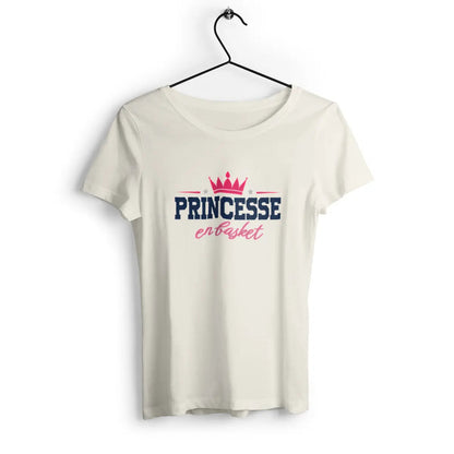 T-shirt femme avec l'inscription 'Princesse en basket', alliant élégance et confort avec un design moderne et décontracté, parfait pour une touche de fun et de style.