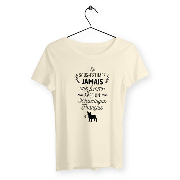 T-shirt femme - Une femme avec un bouledogue français - #shop_name - Premium Plus