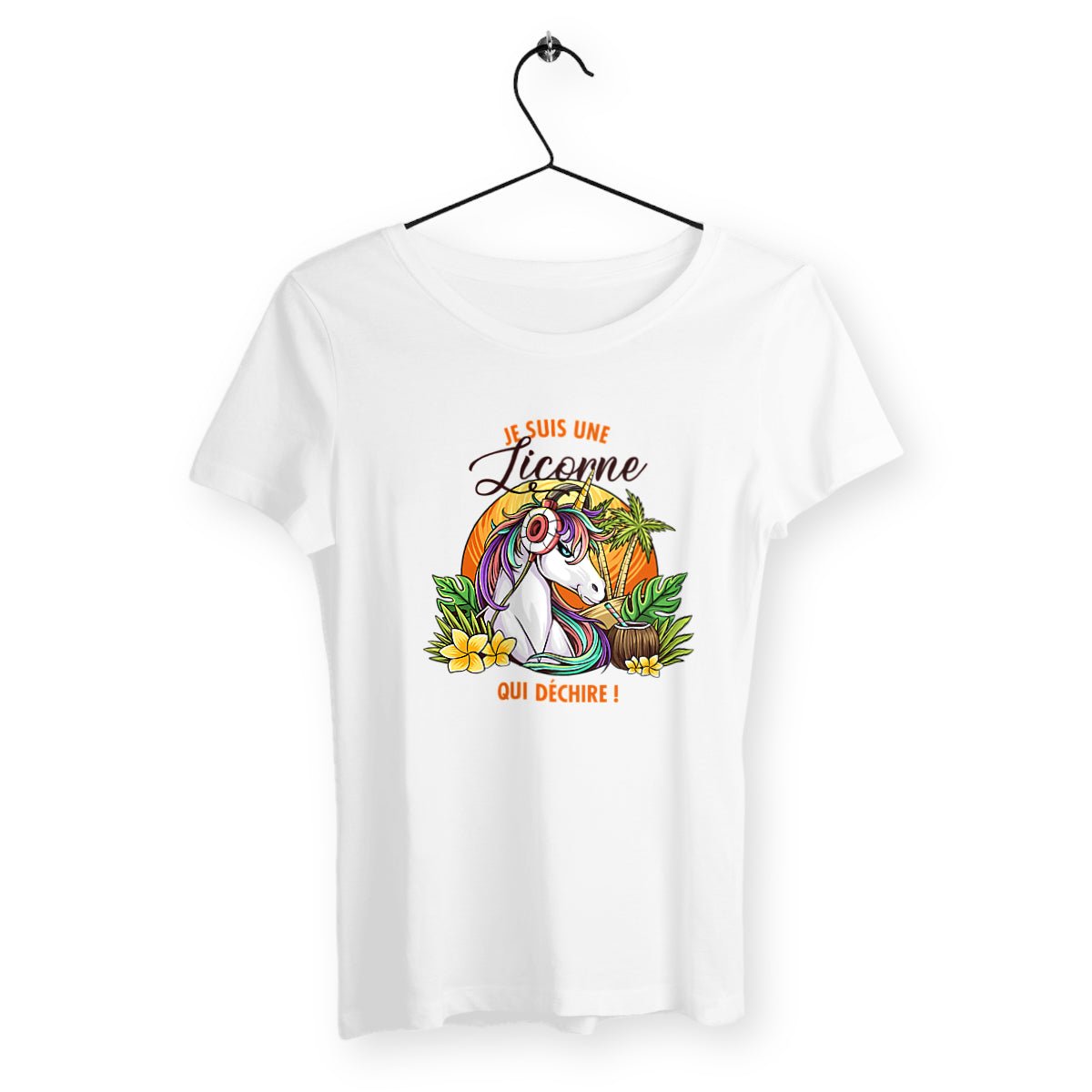 T-shirt femme avec l'inscription "Une licorne qui déchire", un modèle fun et coloré pour celles qui aiment l'univers magique et original des licornes. Confortable et stylé, parfait pour ajouter une touche de fantaisie à votre garde-robe.