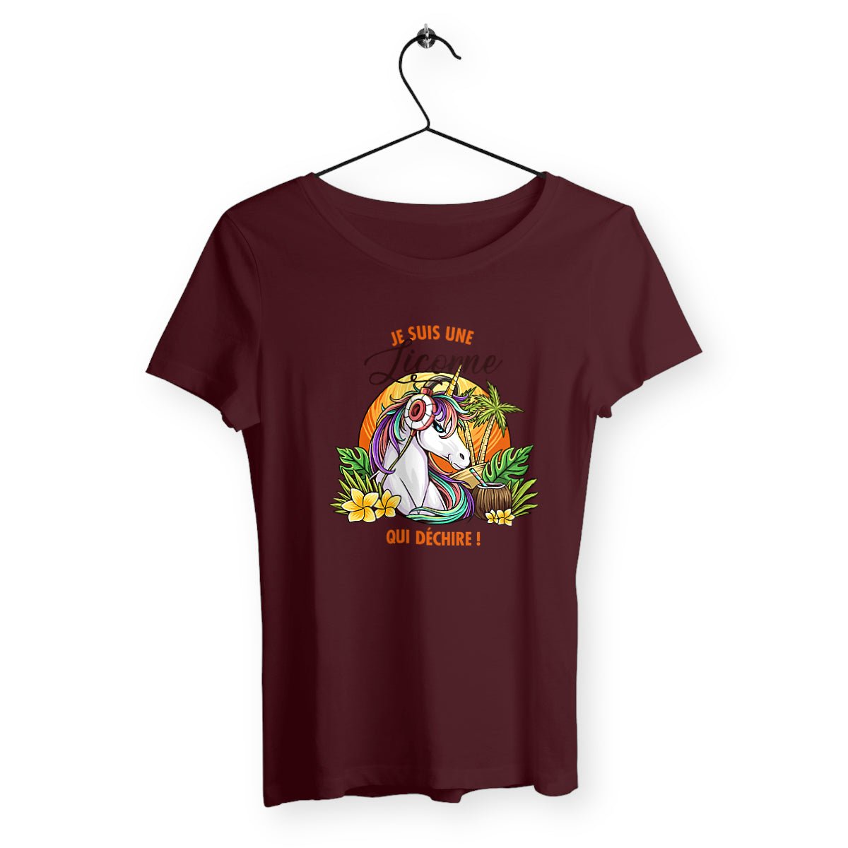 T-shirt femme avec l'inscription "Une licorne qui déchire", un modèle fun et coloré pour celles qui aiment l'univers magique et original des licornes. Confortable et stylé, parfait pour ajouter une touche de fantaisie à votre garde-robe.