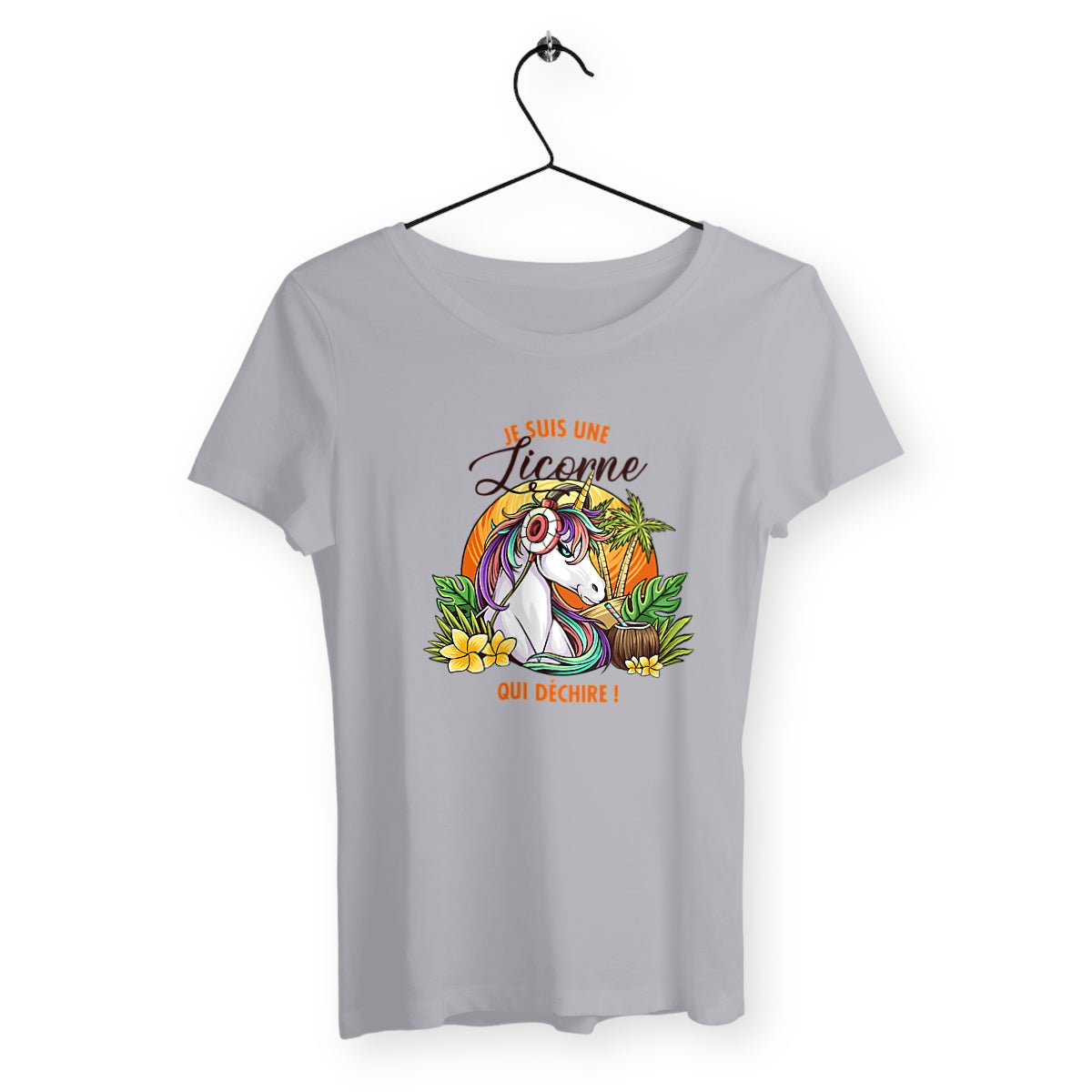 T-shirt femme avec l'inscription "Une licorne qui déchire", un modèle fun et coloré pour celles qui aiment l'univers magique et original des licornes. Confortable et stylé, parfait pour ajouter une touche de fantaisie à votre garde-robe.