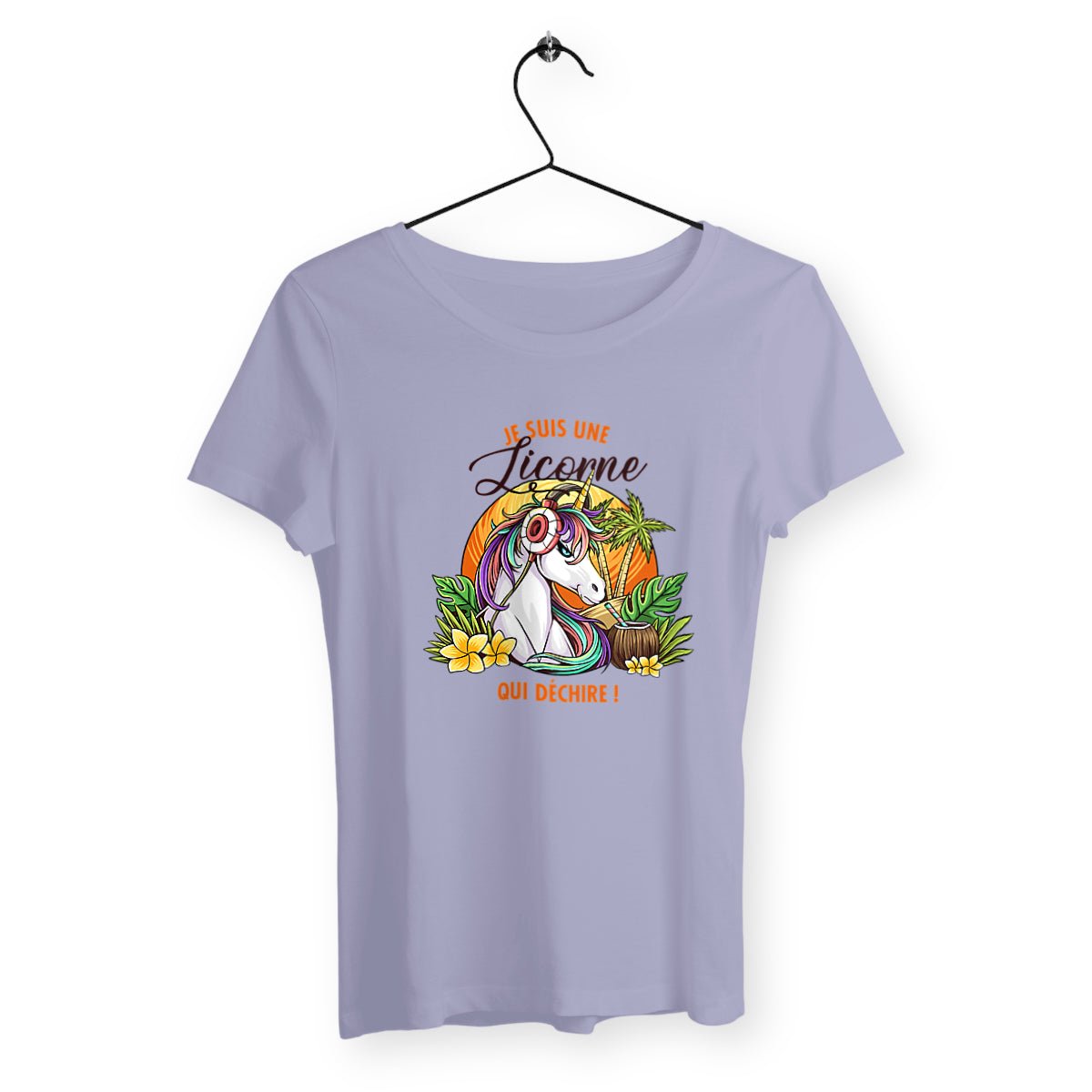 T-shirt femme avec l'inscription "Une licorne qui déchire", un modèle fun et coloré pour celles qui aiment l'univers magique et original des licornes. Confortable et stylé, parfait pour ajouter une touche de fantaisie à votre garde-robe.