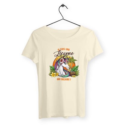 T-shirt femme avec l'inscription "Une licorne qui déchire", un modèle fun et coloré pour celles qui aiment l'univers magique et original des licornes. Confortable et stylé, parfait pour ajouter une touche de fantaisie à votre garde-robe.