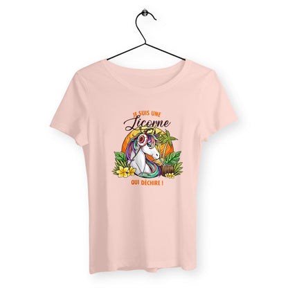 T-shirt femme avec l'inscription "Une licorne qui déchire", un modèle fun et coloré pour celles qui aiment l'univers magique et original des licornes. Confortable et stylé, parfait pour ajouter une touche de fantaisie à votre garde-robe.